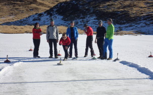 Eisstock sul lago di Rina